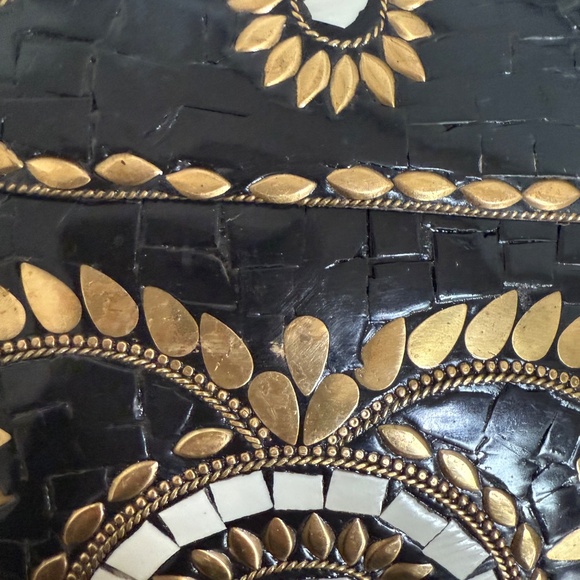 Antik Kraft handcrafted metal clutch with chain belt. - Picture 8 of 10